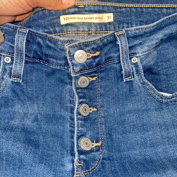 Levi’s 721 High Rise Skinny Ankle Jeans - Picture 7 of 8